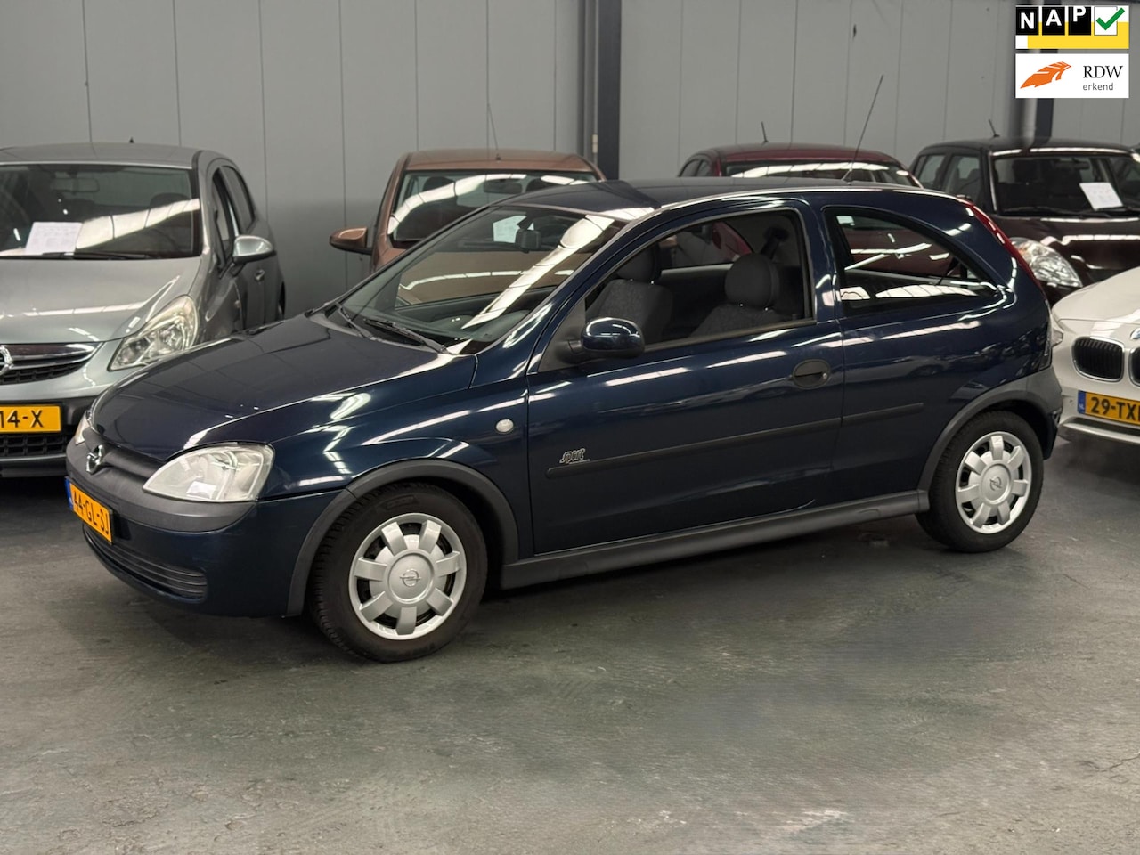 Opel Corsa - 1.4-16V Sport APK NAP - AutoWereld.nl