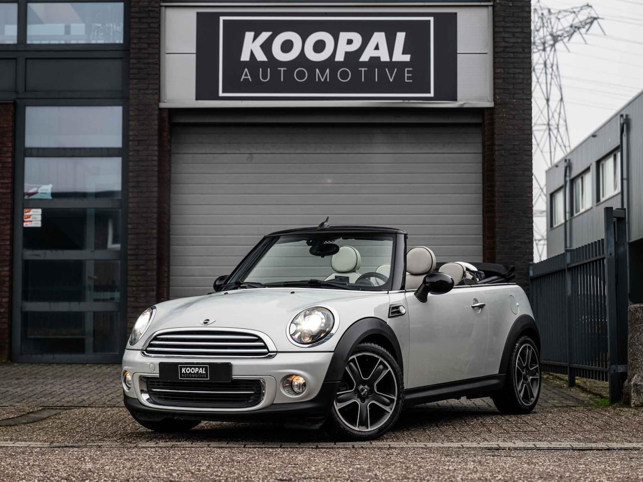 MINI Cabrio - Mini 1.6 Cooper Pepper | Bi-Xenon | Leer | Stoelverwarming - AutoWereld.nl