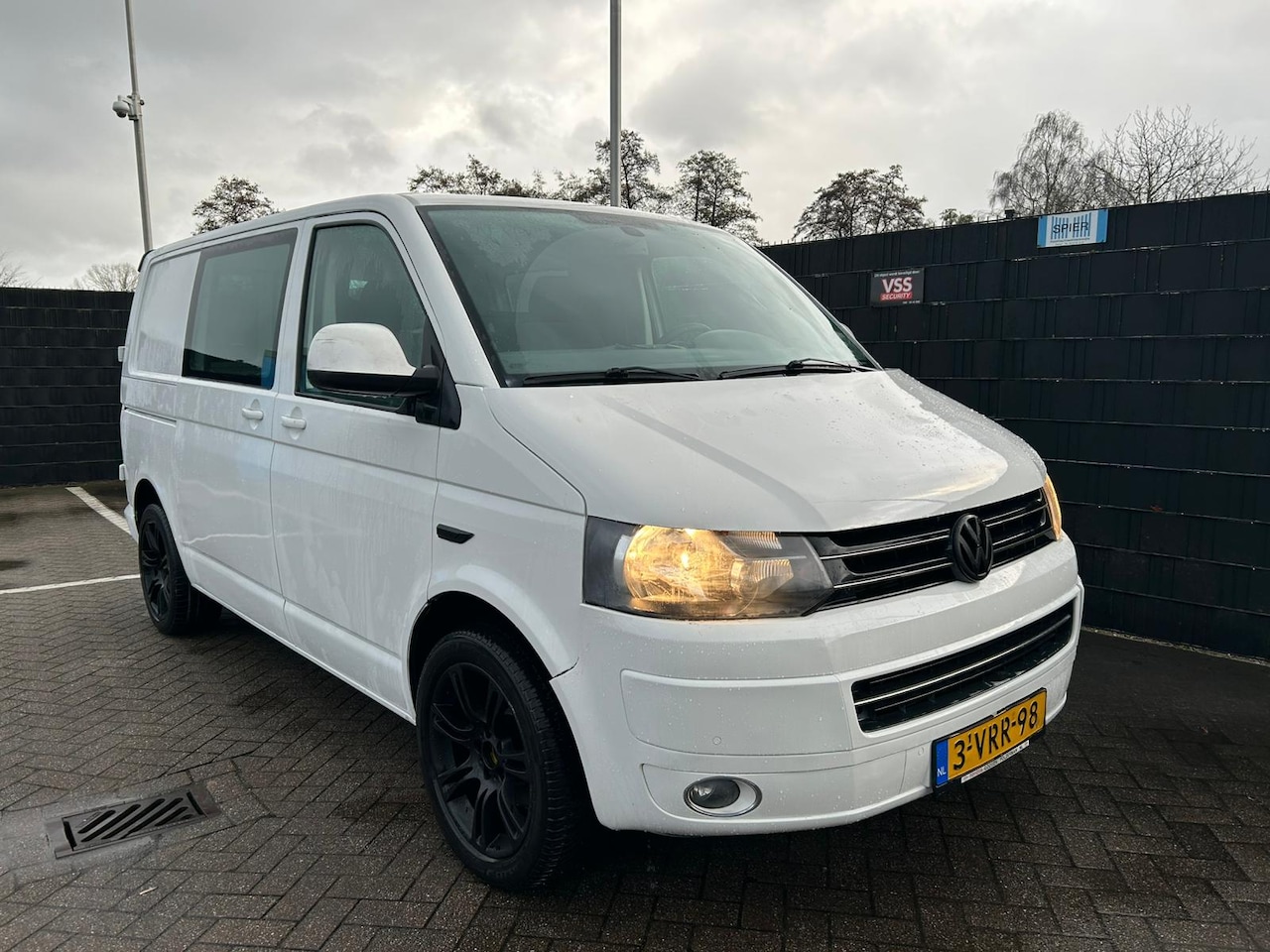 Volkswagen Transporter - 2.0 TDI L1H1 T800 DC Trendline - AutoWereld.nl