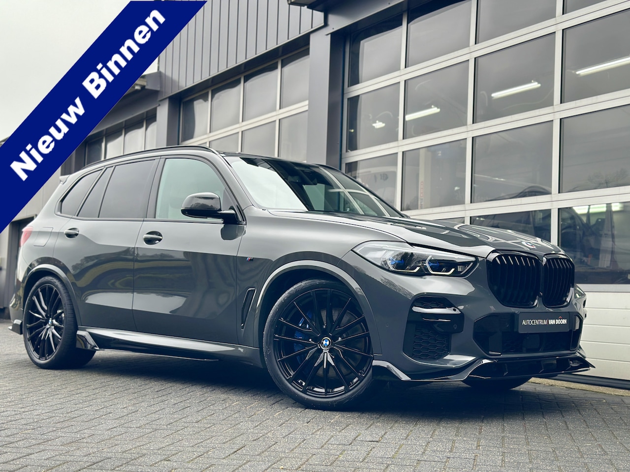 BMW X5 - xDrive45e | M-Sport | Individual | Dravitgrau | Panodak | Beige Leer | Laser | Trekhaak | - AutoWereld.nl