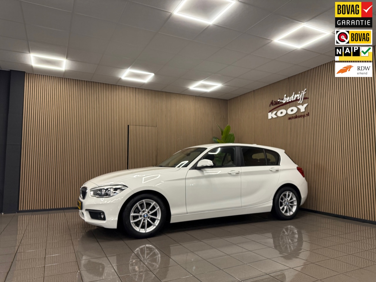 BMW 1-serie - 118i Corporate Lease Executive * Automaat / Navigatie / LED / Parkeersensoren / NL Auto * - AutoWereld.nl