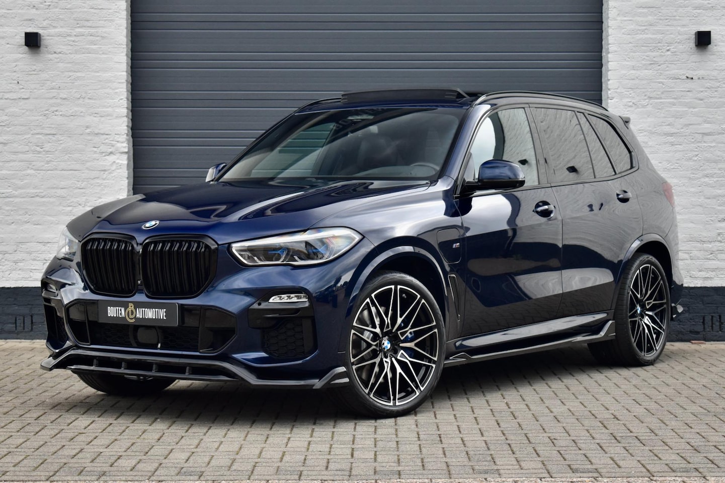 BMW X5 - XDrive45e High Executive M-Sport | Pano | M-Stoelen | 360 | Massage | Lucht | - AutoWereld.nl
