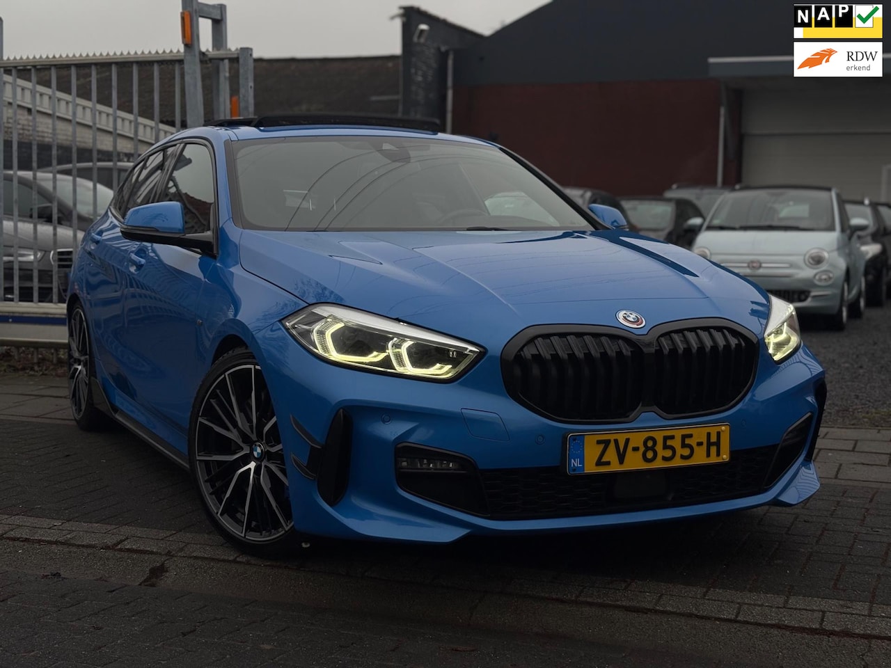 BMW 1-serie - 118d M-Sport | Panoramadak | Kuipstoelen | 19” LMV | Aerodynamica M | - AutoWereld.nl