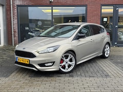 Ford Focus - 1.0 ST-Line | Carbon | Camera | Trekhaak | Navi |