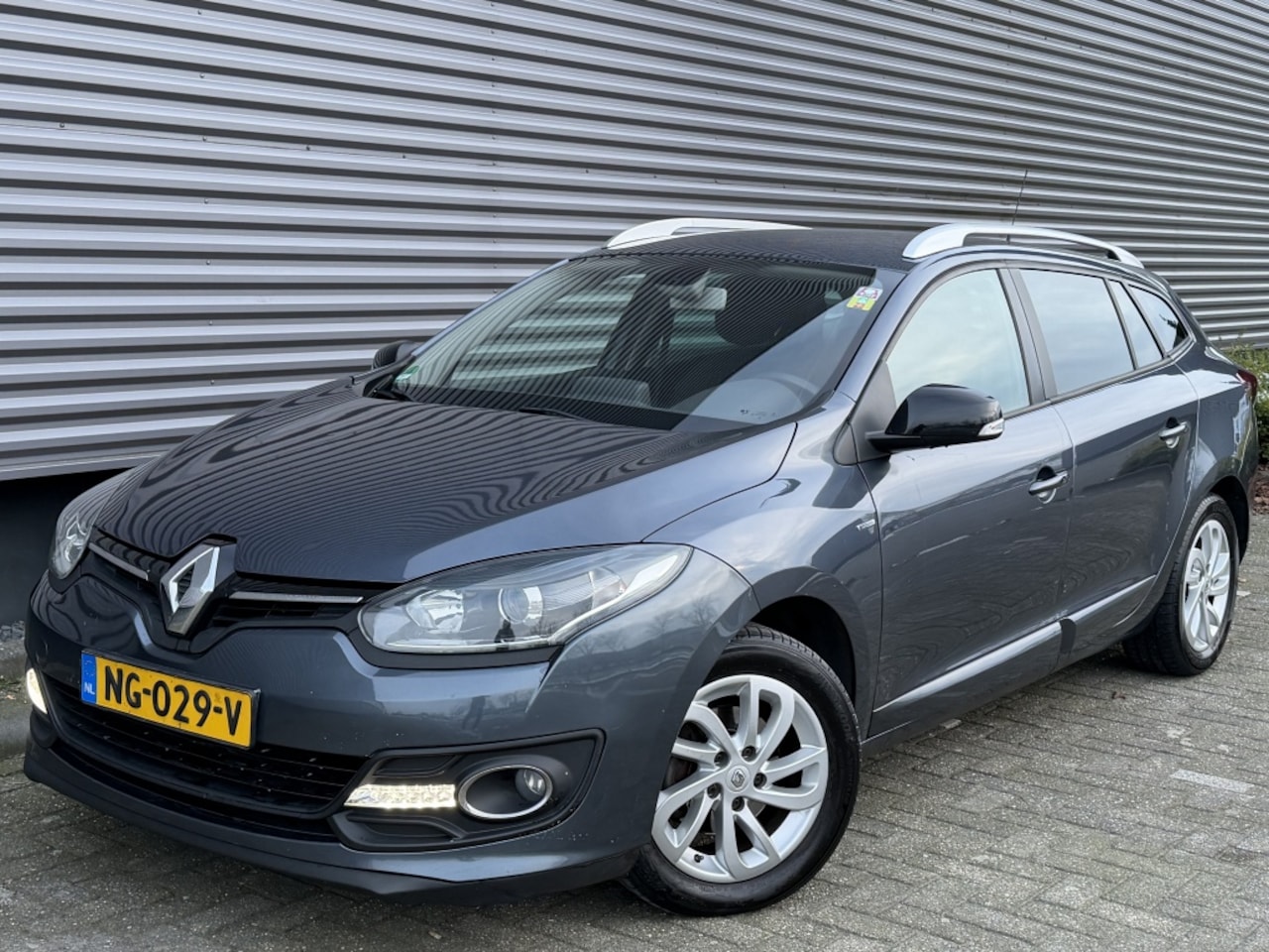 Renault Mégane Estate - 1.5 dCi 110PK / Limited Edit. / Trekhaak / R-Link / Cruise / 201 - AutoWereld.nl