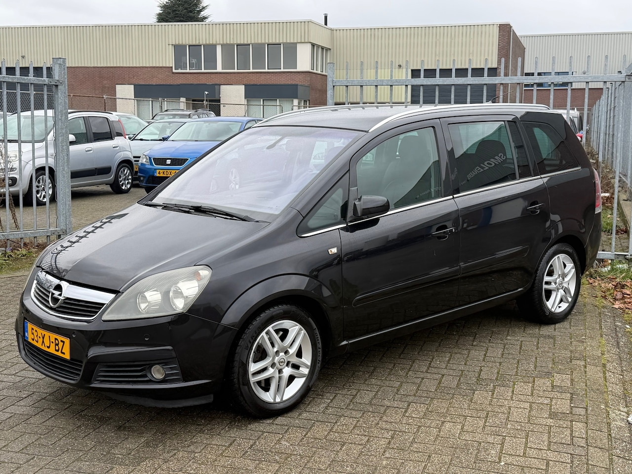 Opel Zafira - 2.2 Executive VOL AUTOMAAT 7 PERSOONS! NAP l NAVI l CRUISE l AIRCO l TREKHAAK l PDC V+A l - AutoWereld.nl