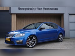 Skoda Octavia - RS 2.0 TSI 220pk Limousine Pano.Dak Schaalstoelen *Black Optik* Leder Canton Sound 18inch