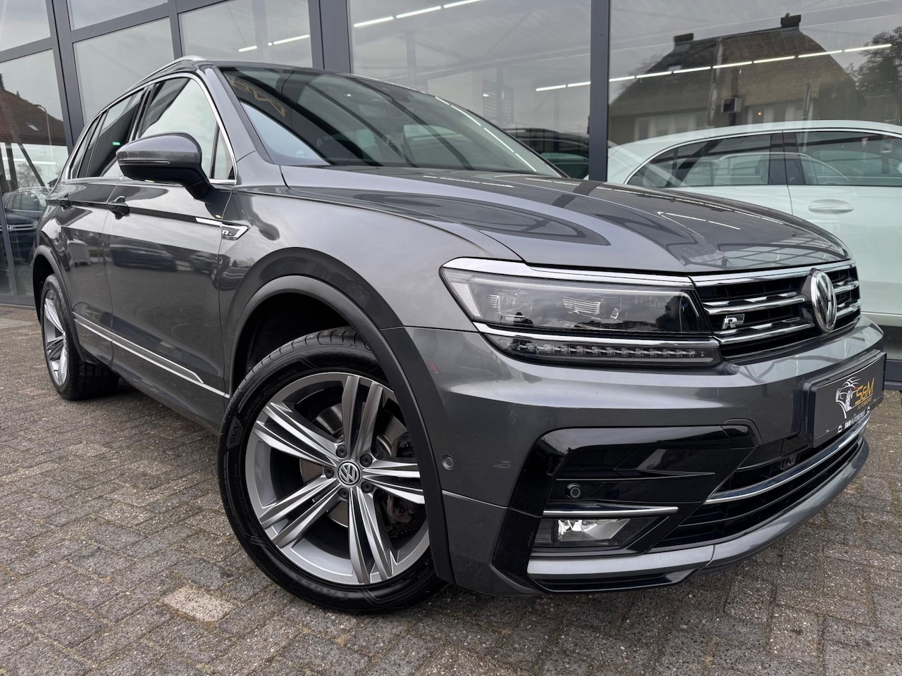 Volkswagen Tiguan - 2.0 TSI 4Motion Highline R-Line | Carplay - AutoWereld.nl