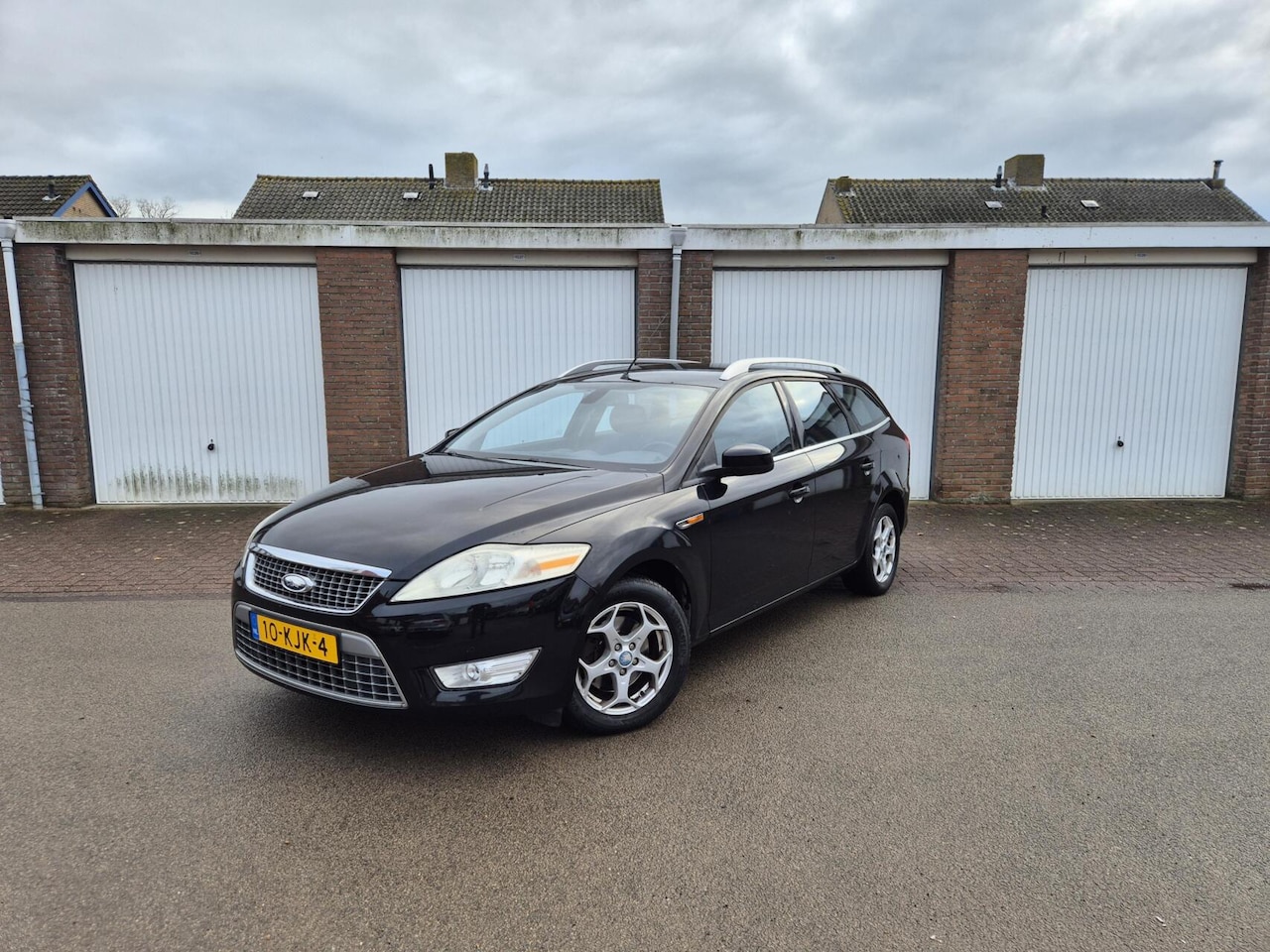 Ford Mondeo Wagon - 2.0-16V Titanium / verwarmde voorruit / Trekhaak - AutoWereld.nl