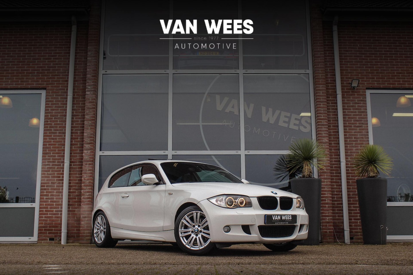 BMW 1-serie - 118i High Executive Edition M-sport | Facelift | NL auto | Shadow Line | 17 inch | Hi-Fi a - AutoWereld.nl