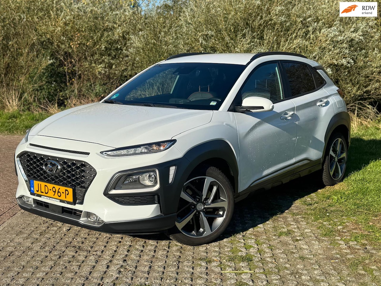 Hyundai Kona - 1.6 T-GDI Premium 1E EIG. / AUTOMAAT / LED - AutoWereld.nl