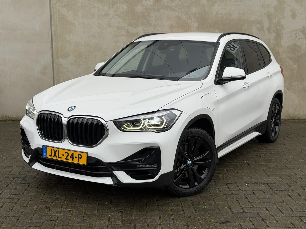 BMW X1 - XDrive25e Sport Line Camera Trekhaak Elek. achterklep - AutoWereld.nl