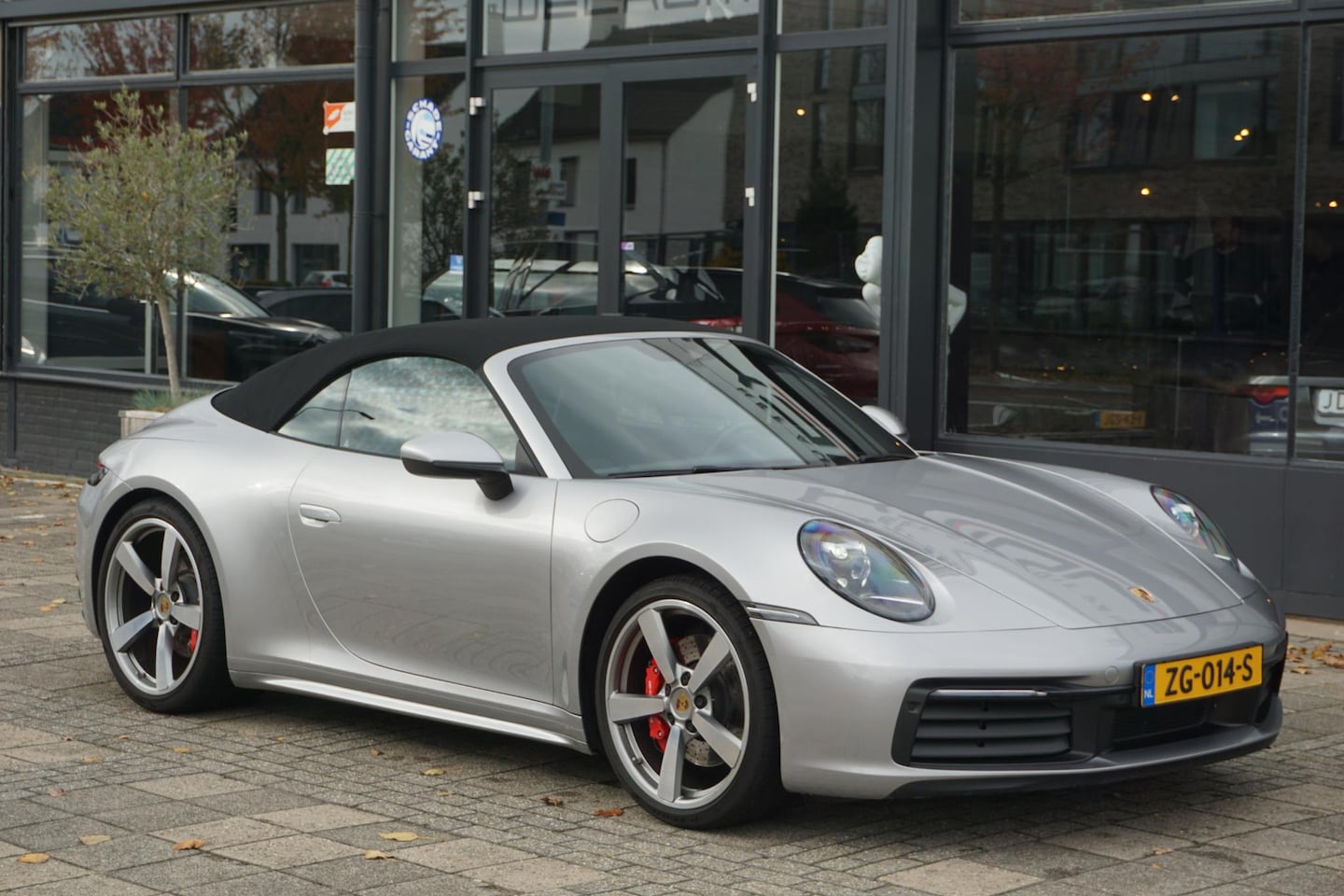 Porsche 911 Cabrio - 3.0 Carrera 4 S 450 PK | 21'' Classic velgen | Sportstoelen - AutoWereld.nl
