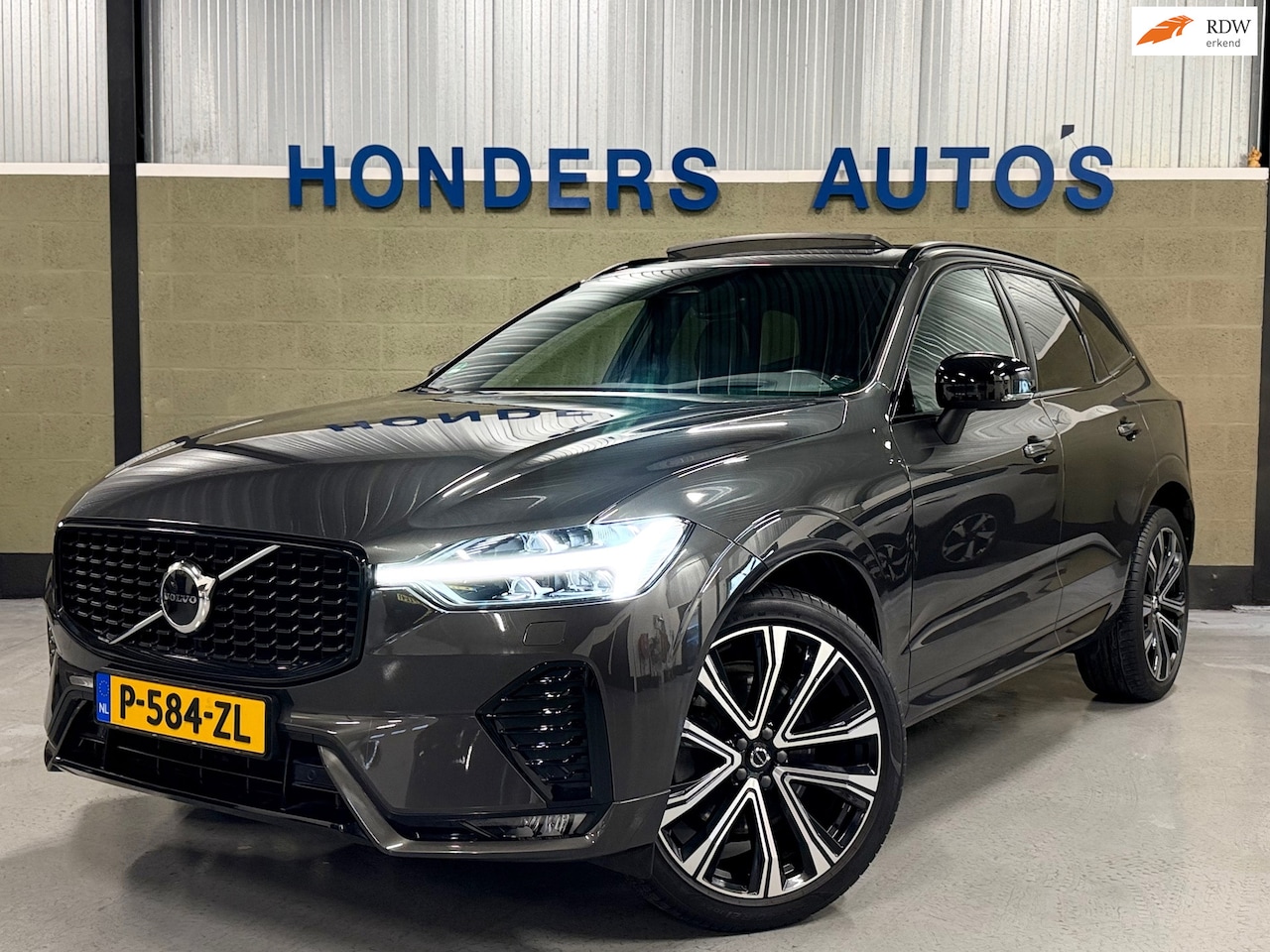 Volvo XC60 - 2.0 B4 Momentum I HEAD-UP I PANO I TREKHAAK I HARMAN-KARDON I ADAPT.CRUISE I 21 INCH I BTW - AutoWereld.nl