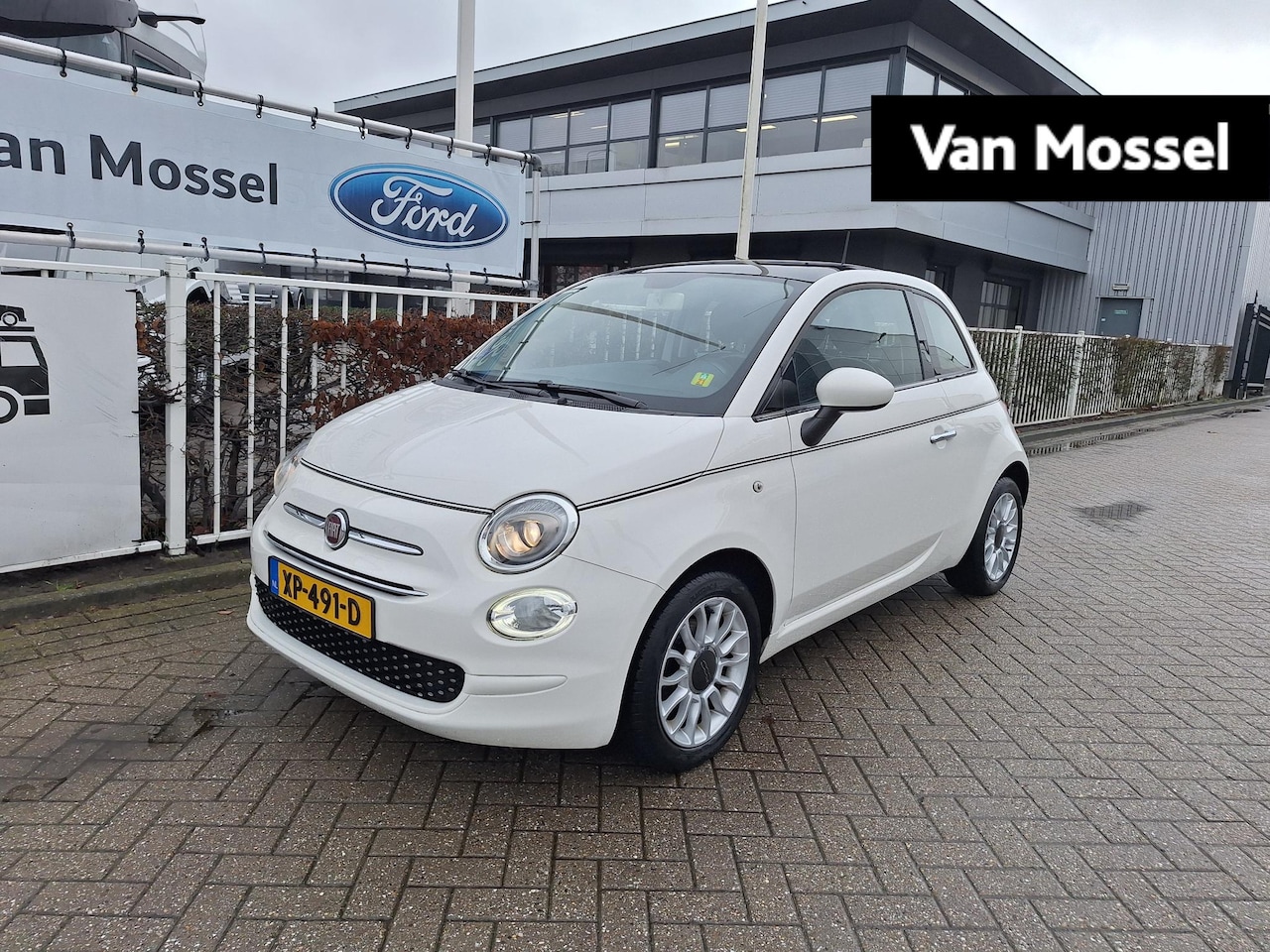 Fiat 500 - 1.2 Lounge | Pano Dak | Apple Carplay/Android Auto | 15" Lichtmetalen Velgen | All Season - AutoWereld.nl