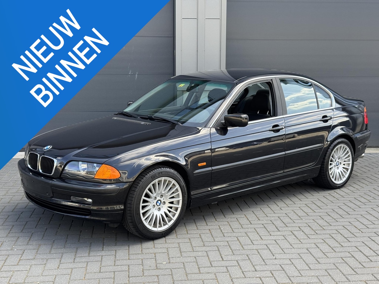 BMW 3-serie - 325xi | 209.000KM | Automaat | Sportuitlaat | Cruise Control | Climate Control | Youngtime - AutoWereld.nl