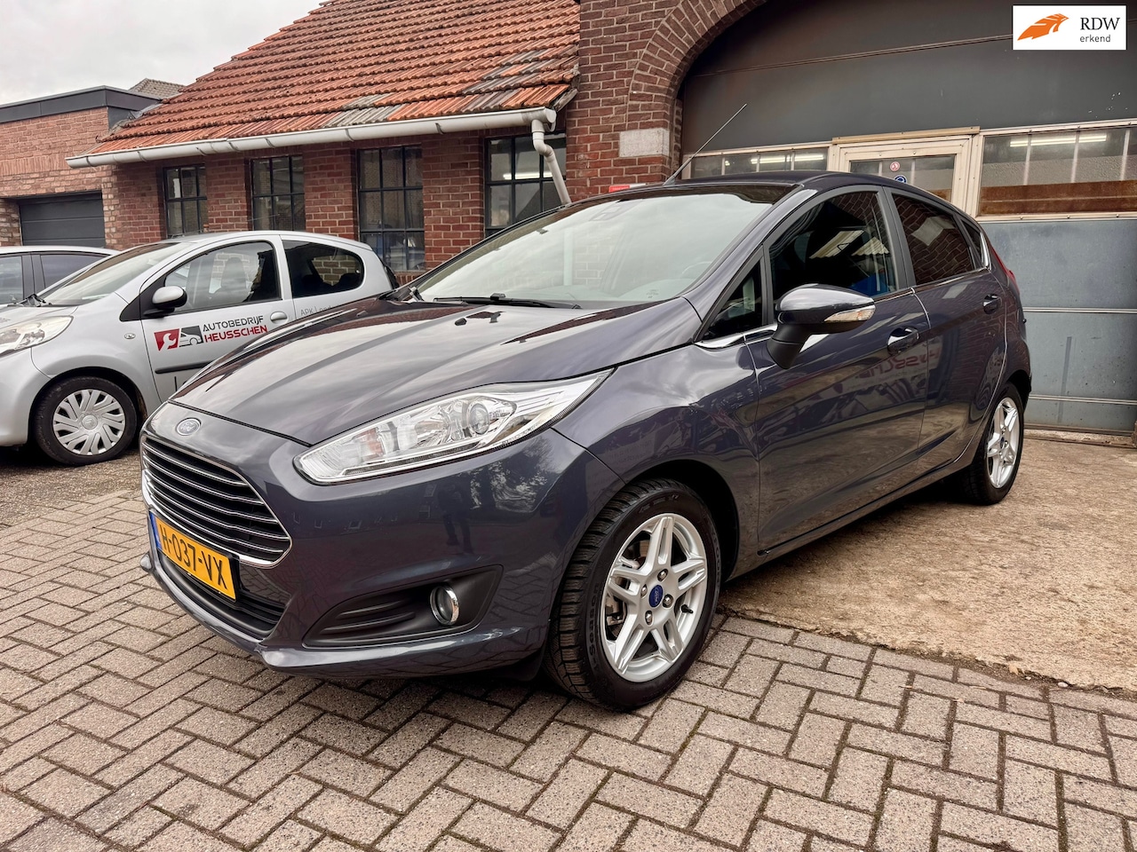 Ford Fiesta - 1.0 EcoBoost Titanium I CLIMA I LICHTMETAAL I PDC I - AutoWereld.nl