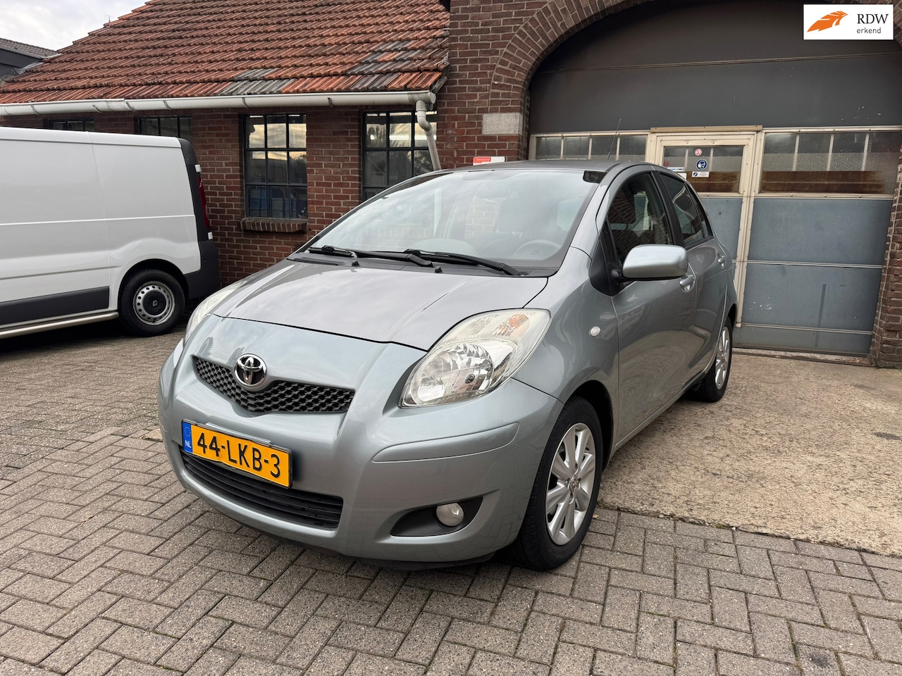 Toyota Yaris - 1.3 VVTi Aspiration I AIRCO I CLIMA I 100.000 KM I - AutoWereld.nl