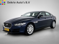 Jaguar XE - 2.0 Prestige Automaat / Navigatie / Leder / Cruise-ctr. / Lmv 17"/ Stoelverw. / Camera / A