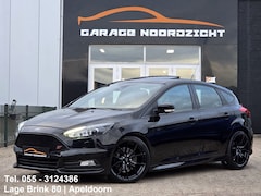Ford Focus - 2.0 ST-3 250PK SCHUIFDAK|XENON-LED|NAVIGATIE|ECC/AIRCO|LEDER|GETINT GLAS|PDC|19 INCH RS VE