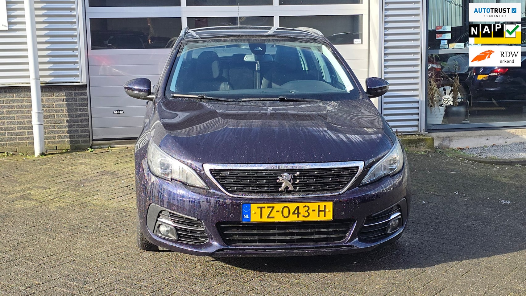 Peugeot 308 SW - 1.2 PureTech Blue Lease Executive 1.2 PureTech Blue Lease Executive - AutoWereld.nl