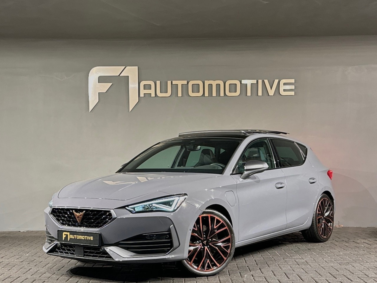 CUPRA Leon - 1.4 e-Hybrid VZ Copper Edition Pano|Sfeer|Keyless - AutoWereld.nl