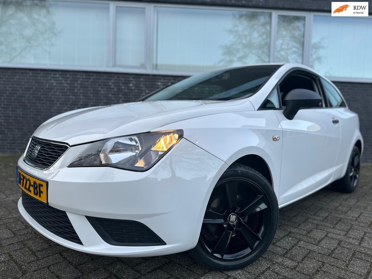 SEAT Ibiza - 1.0 MPI SPORTIEF/1 JAAR APK/16" LM VLGN/ BLTHT/ALLE ONDRHD GEDAAN - AutoWereld.nl