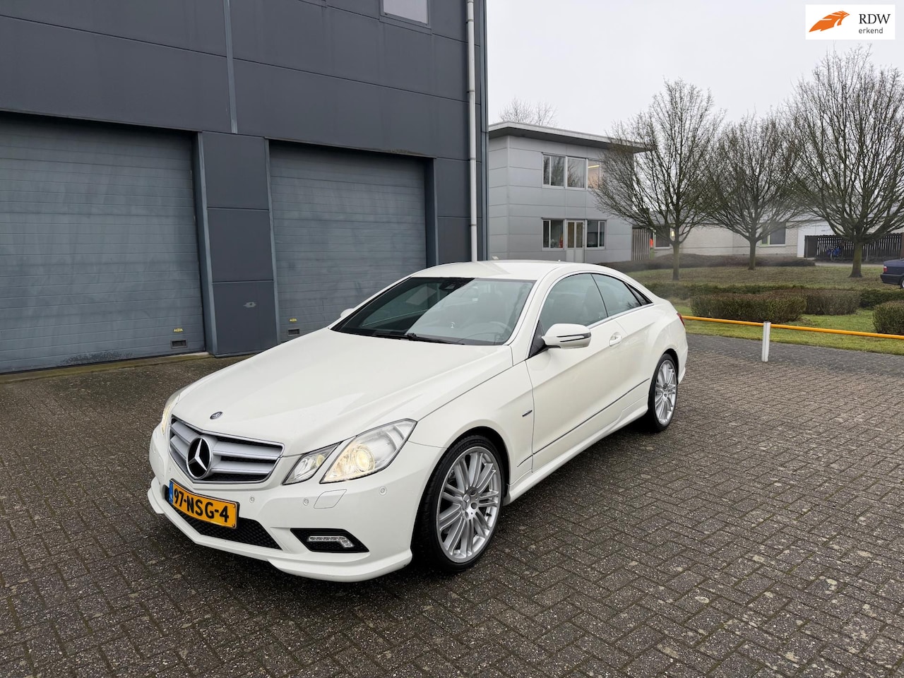 Mercedes-Benz E-klasse Coupé - 350 CGI Elegance AMG pakket 2009 Automaat - AutoWereld.nl