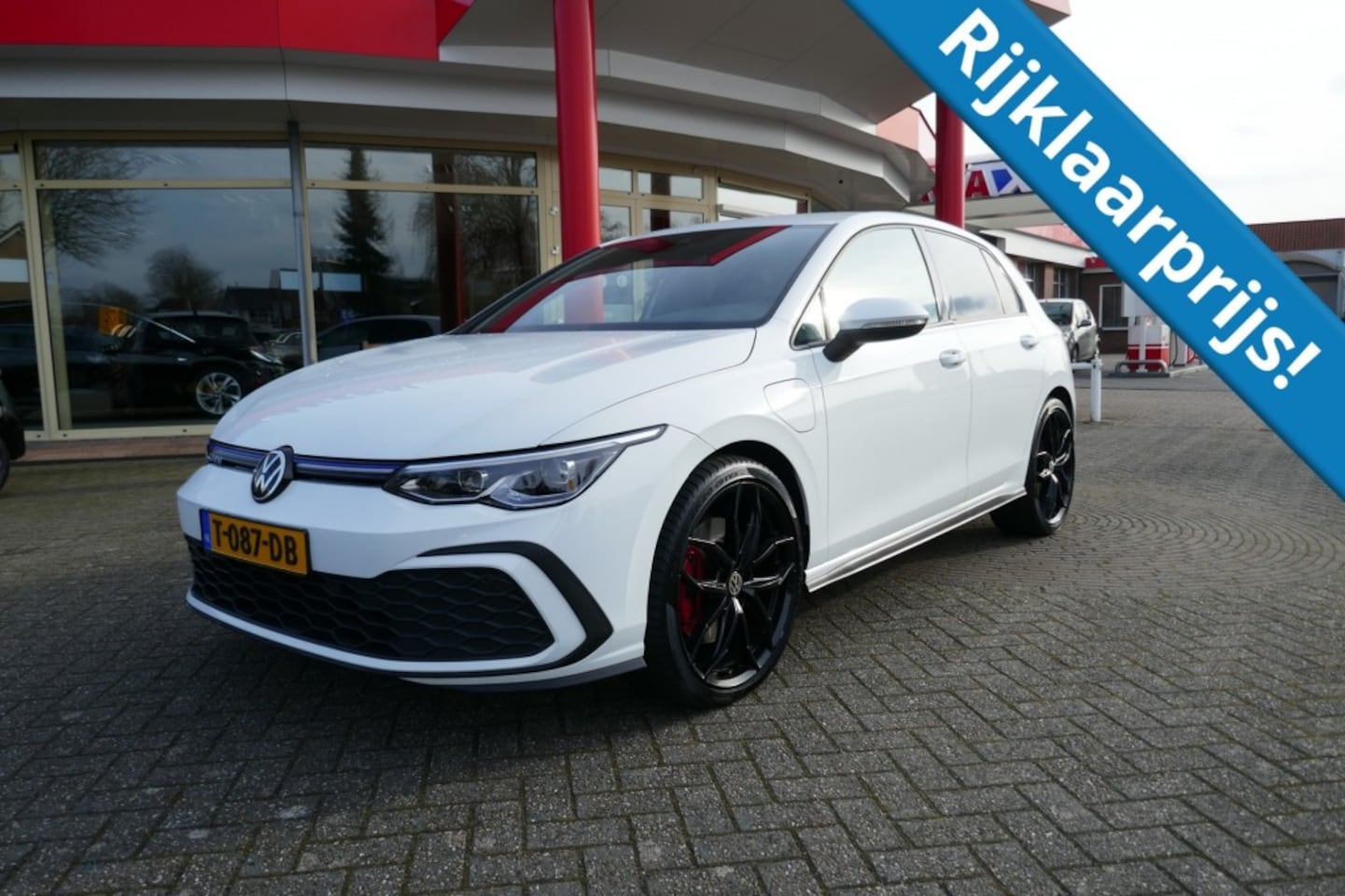 Volkswagen Golf - 1.4 EHYBRID GTE  150 PK   APPLE CARPLAY / NAVIGATIE / WINTERPAKKET - AutoWereld.nl