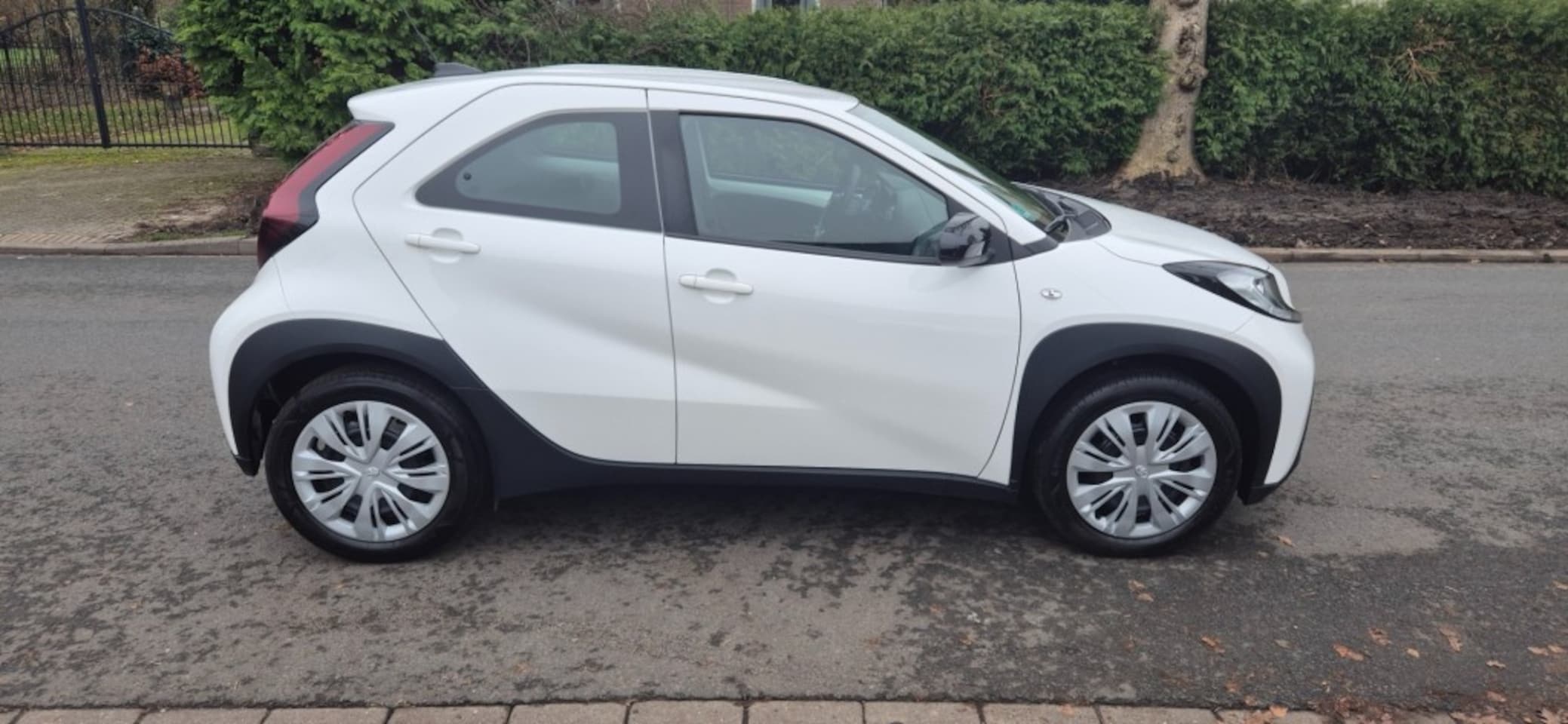 Toyota Aygo X - 1.0 VVt-I MT Play*camera*apple/android*stoelverw. - AutoWereld.nl