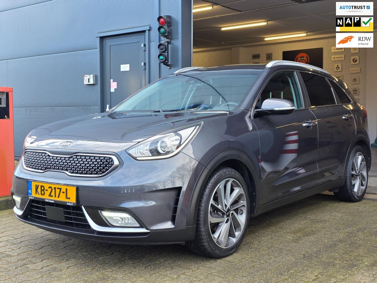 Kia Niro - 1.6 GDi Hybrid ExecutiveLine / VOL MET LUXE OPTIES ! - AutoWereld.nl