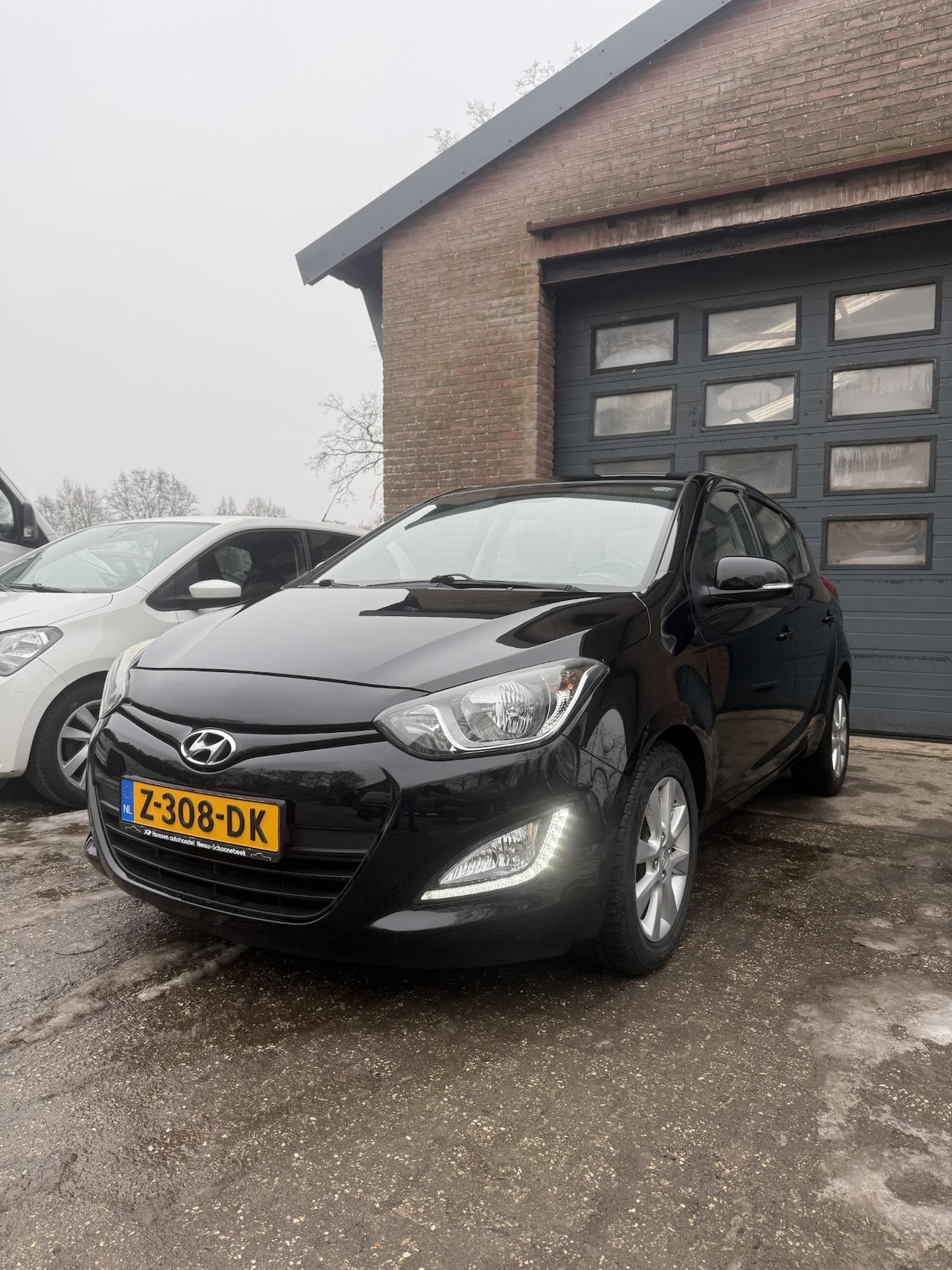 Hyundai i20 - 1.2i Business Edition LED/Carplay/Stoelverwarming - AutoWereld.nl