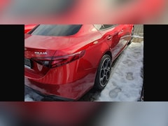 Alfa Romeo Giulia - 2.0 T Veloce AWD Rosso Competitione / Etna - Panorama dak
