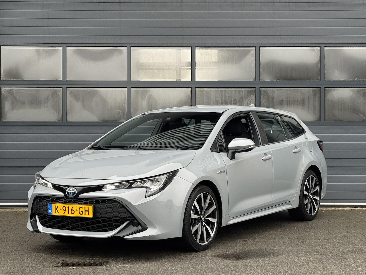 Toyota Corolla Touring Sports - 1.8 HYBRID COMFORT I AUTOMAAT I TREKHAAK I ADAPTIVE CRUISE I APPLE CARPLAY - AutoWereld.nl