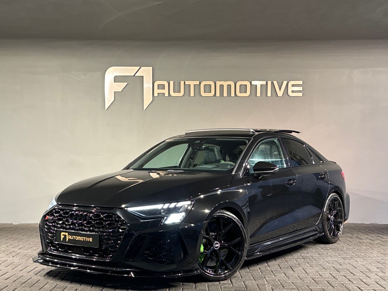 Audi RS3 - Limousine 2.5 TFSI quattro Pano|Ceramic|HuD|B&O|VOL - AutoWereld.nl