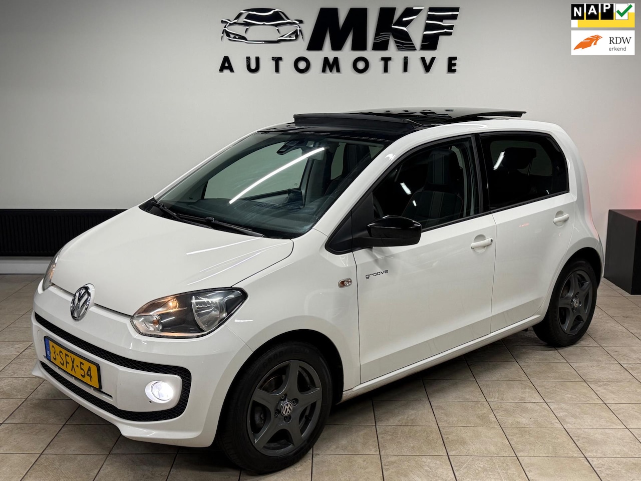 Volkswagen Up! - 1.0 groove up! BlueMotion Airco/Pano/LMV/NAP! - AutoWereld.nl