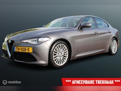 Alfa Romeo Giulia - 2.0T Super Veloce Pack, F1 Schakelflippers, Sportstoelen, Leer, Stoel-stuurverwarming, Nav