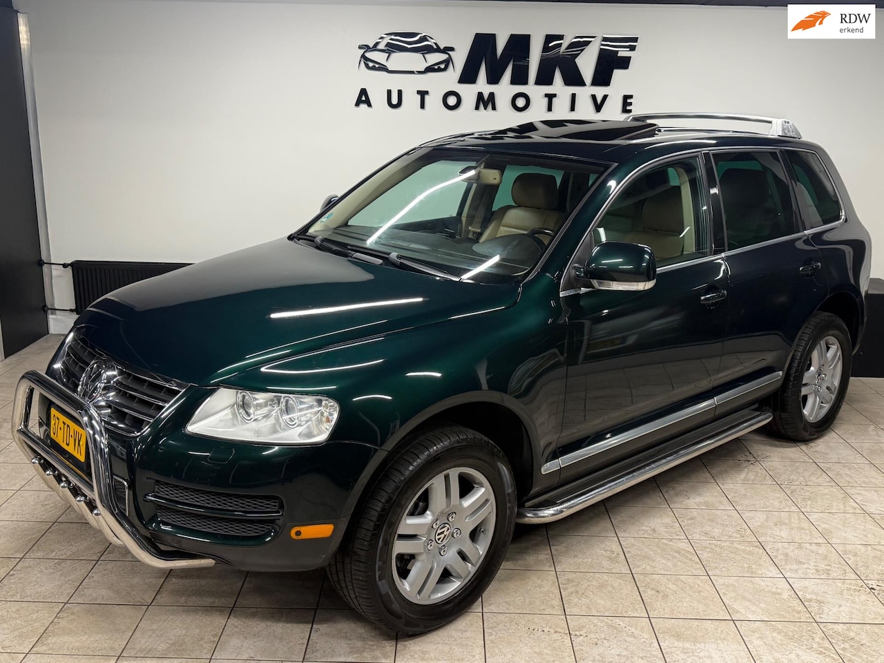 Volkswagen Touareg - 4.2 V8 2004 AUTOMAAT/ECC/DVD/DAKJE/XENON! - AutoWereld.nl