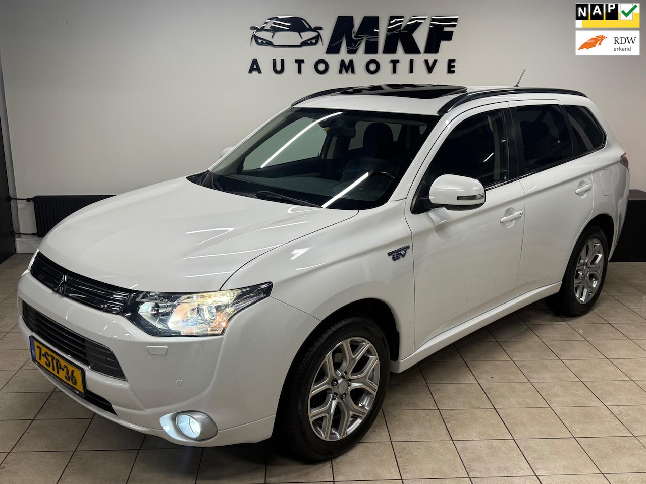 Mitsubishi Outlander - 2.0 PHEV Instyle ECC/LEER/DAKJE/NAP! - AutoWereld.nl