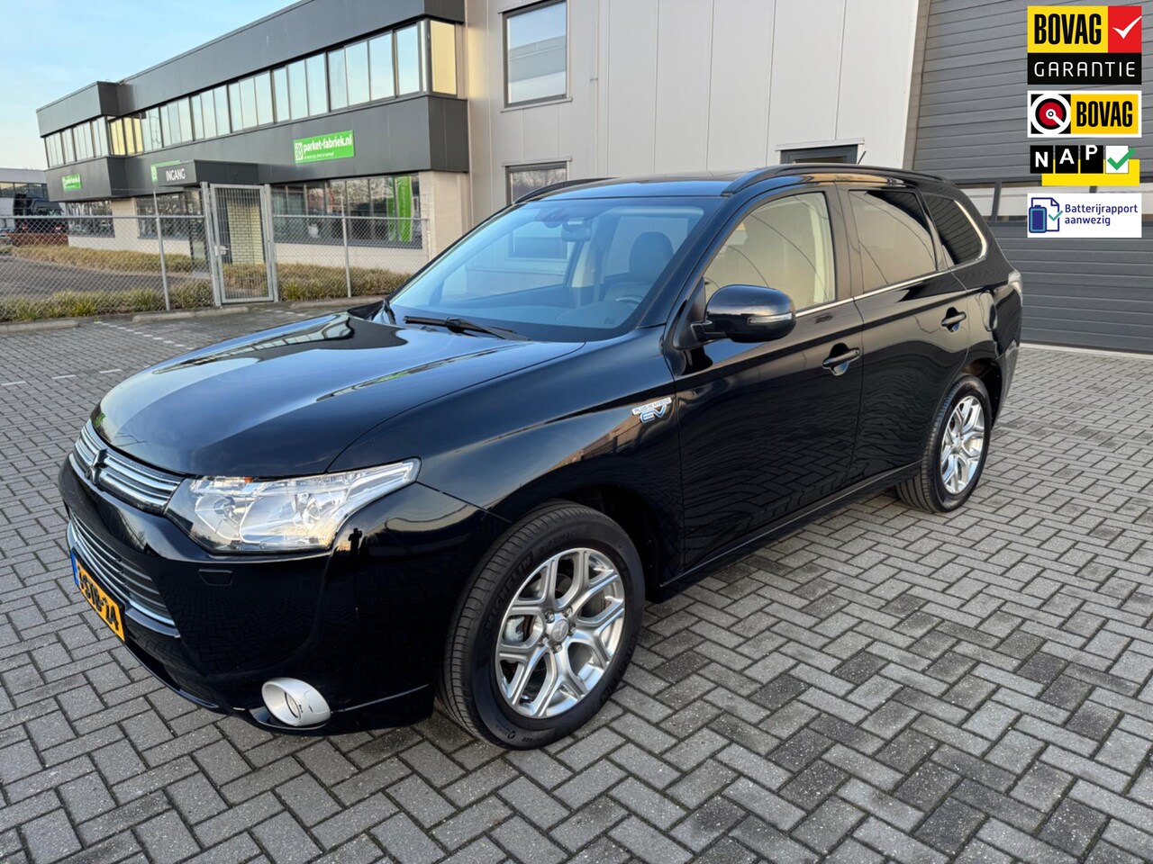 Mitsubishi Outlander - 2.0 PHEV instyle 2.0 PHEV instyle - AutoWereld.nl