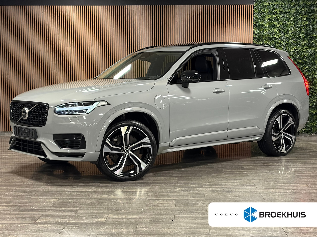 Volvo XC90 - T8 AWD Recharge Ultra Dark | Trekhaak | Head-Up Display | Harman Kardon | 455pk | Adaptiev - AutoWereld.nl