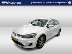 Volkswagen e-Golf - E-DITION / Navigatie / LED / Digital cockpit / LM 17 inch / Parkeersensoren