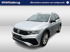 Volkswagen Tiguan - 1.4 TSI eHybrid 245pk R-Line DSG Automaat BLACKSTYLE / Panorama dak / Navigatie / LM 19 in