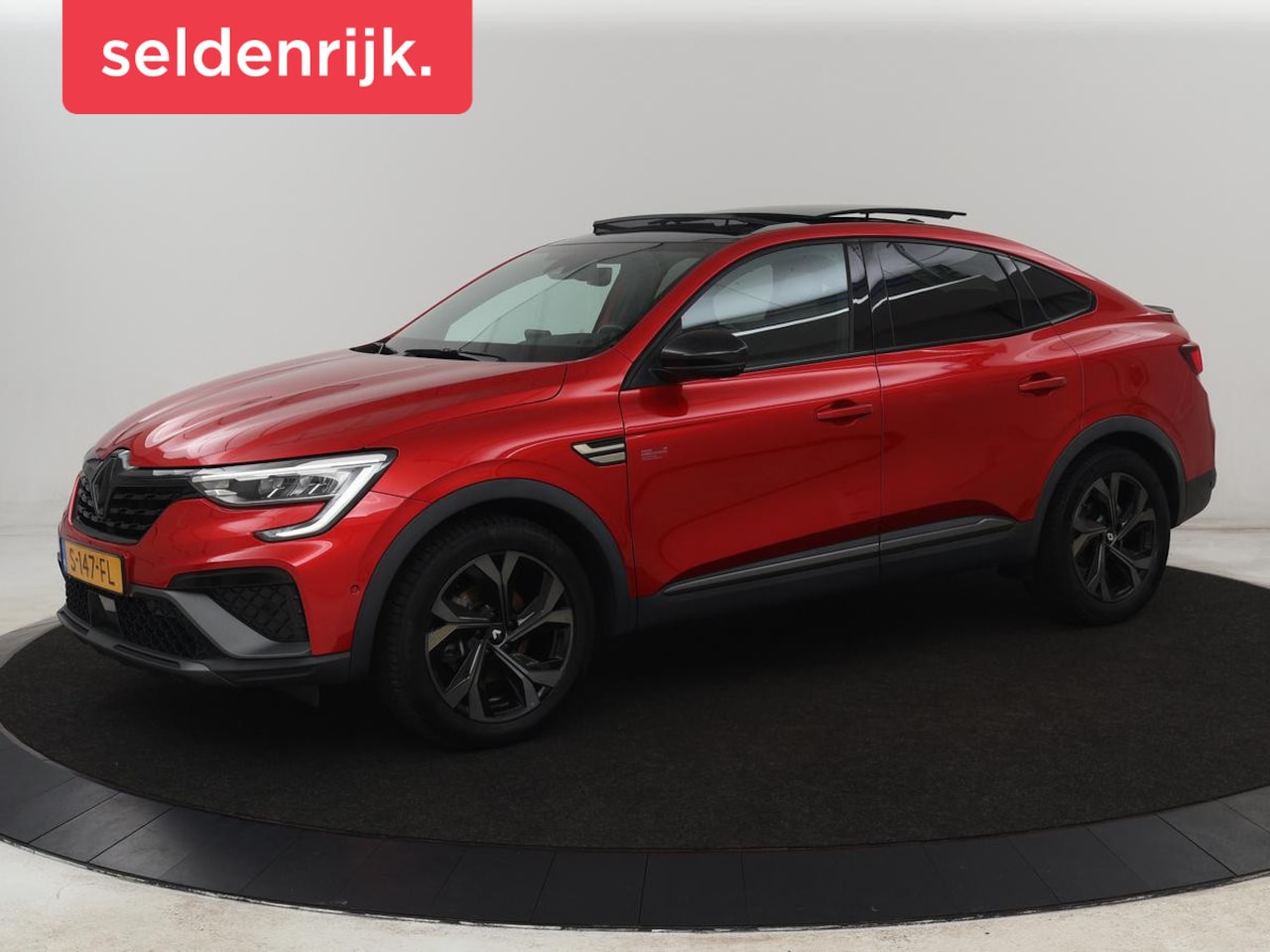 Renault Arkana - 1.6 E-Tech hybrid 145 E-Tech engineered | Panoramadak | Stoelverwarming | Trekhaak | Leder - AutoWereld.nl