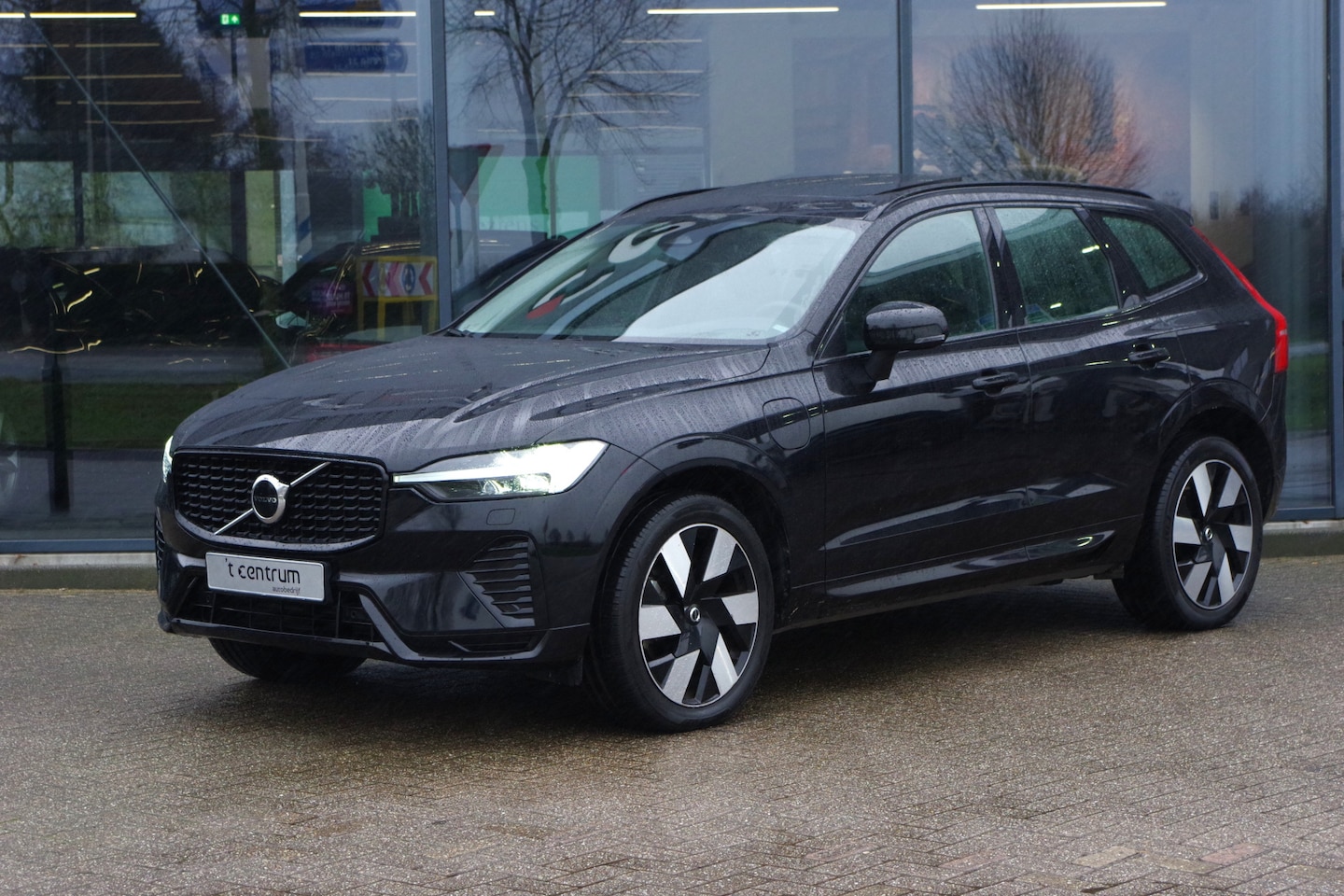 Volvo XC60 - 2.0 T6 350 PK AWD Ultimate Dark Long Range PHEV, Panoramadak, Head-Up, Harman/Kardon - AutoWereld.nl