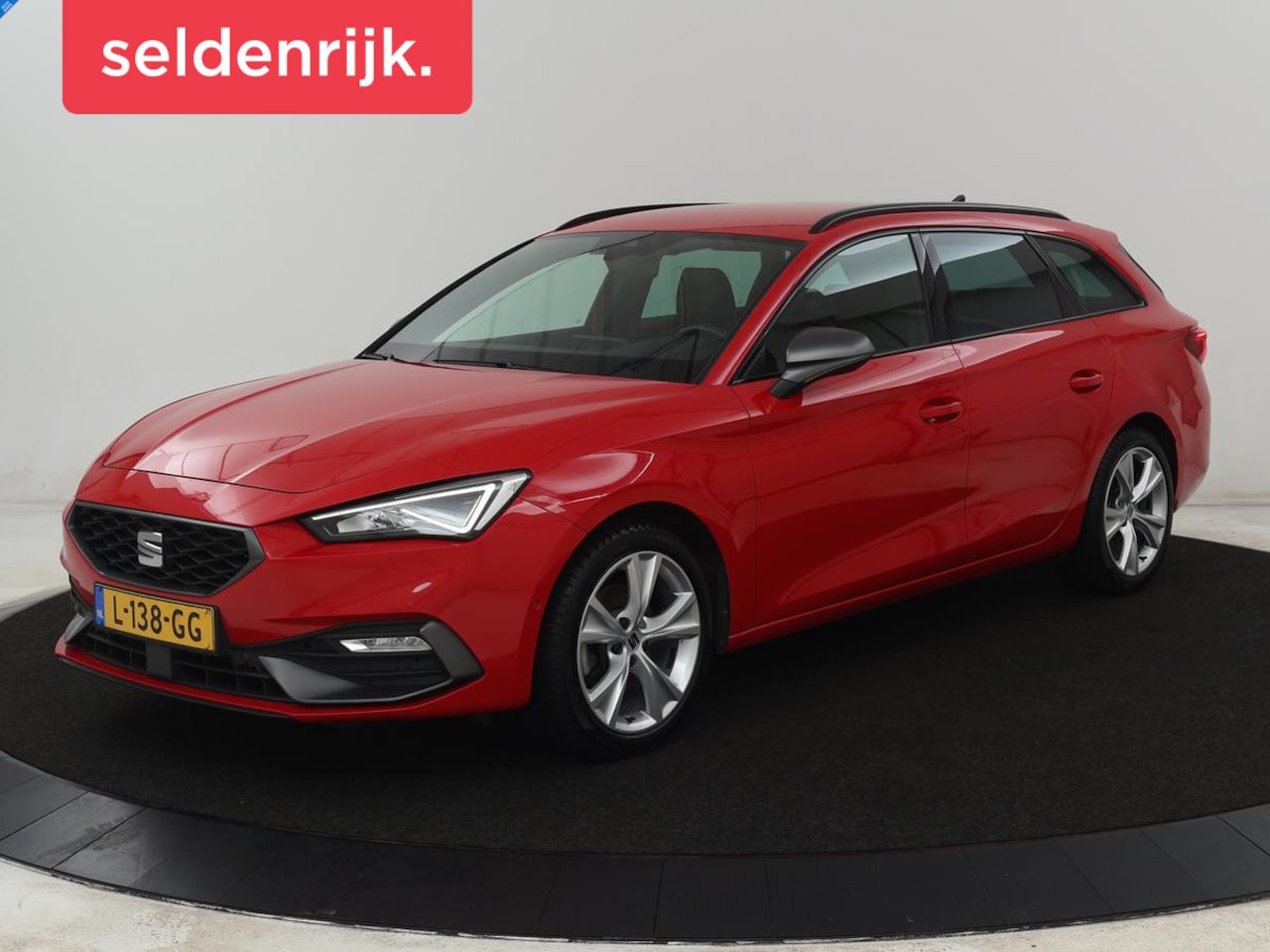 SEAT Leon - 1.5 TSI FR Launch Edition | Trekhaak | Adaptive cruise | Carplay | Navigatie | Sfeerverlic - AutoWereld.nl