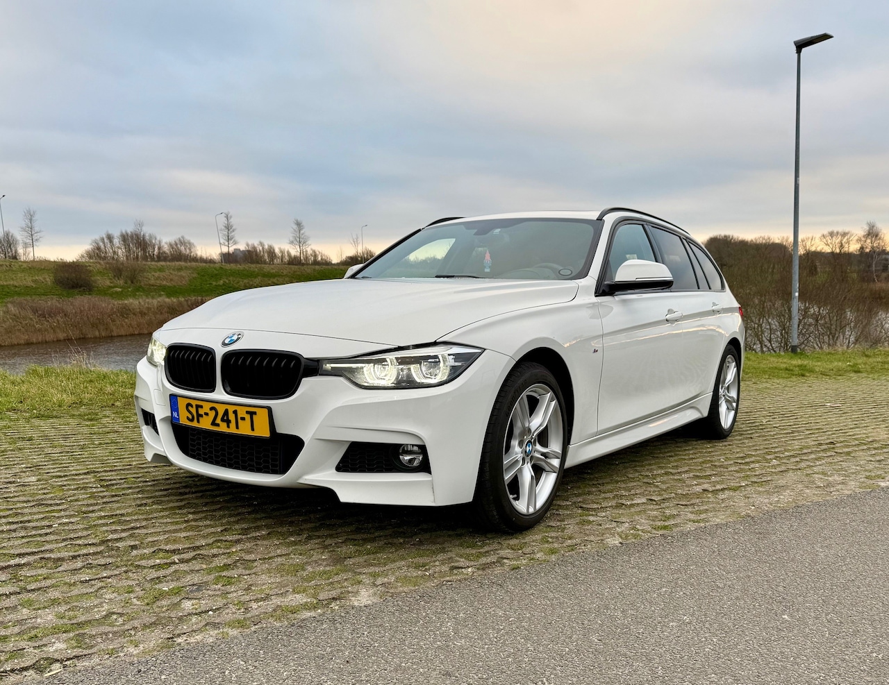 BMW 3-serie Touring - 320i M Sport Executive - AutoWereld.nl