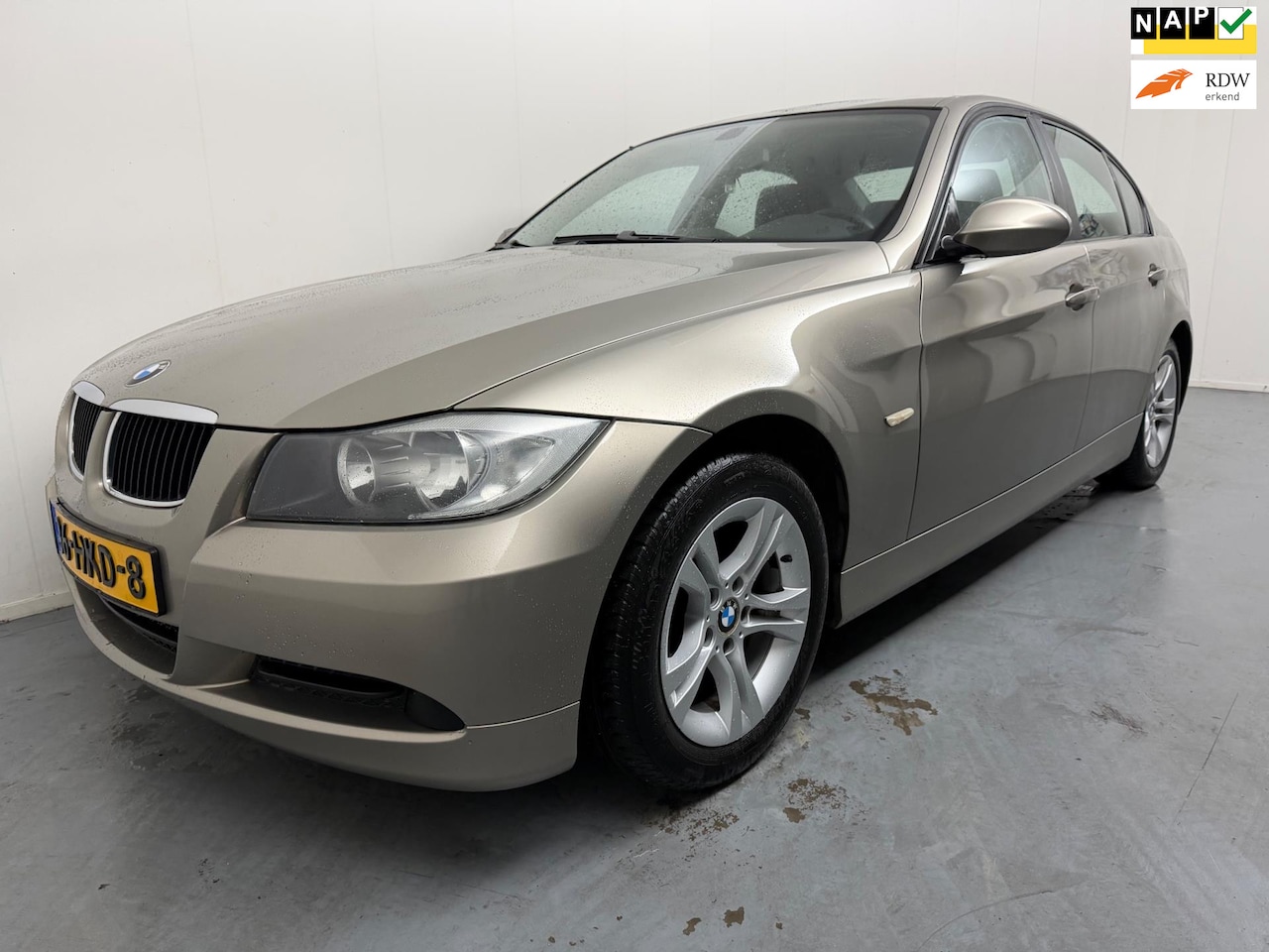 BMW 3-serie - 318i Business Line # Automaat # Clima # Navi # Pdc # Lmv # Nap - AutoWereld.nl