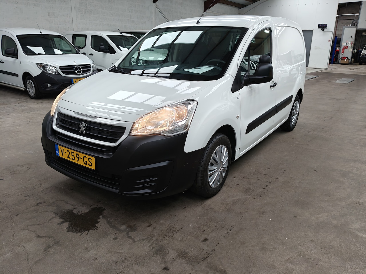 Peugeot Partner - 120 1.6 BlueHDi 75 L1 XR E6 - AutoWereld.nl