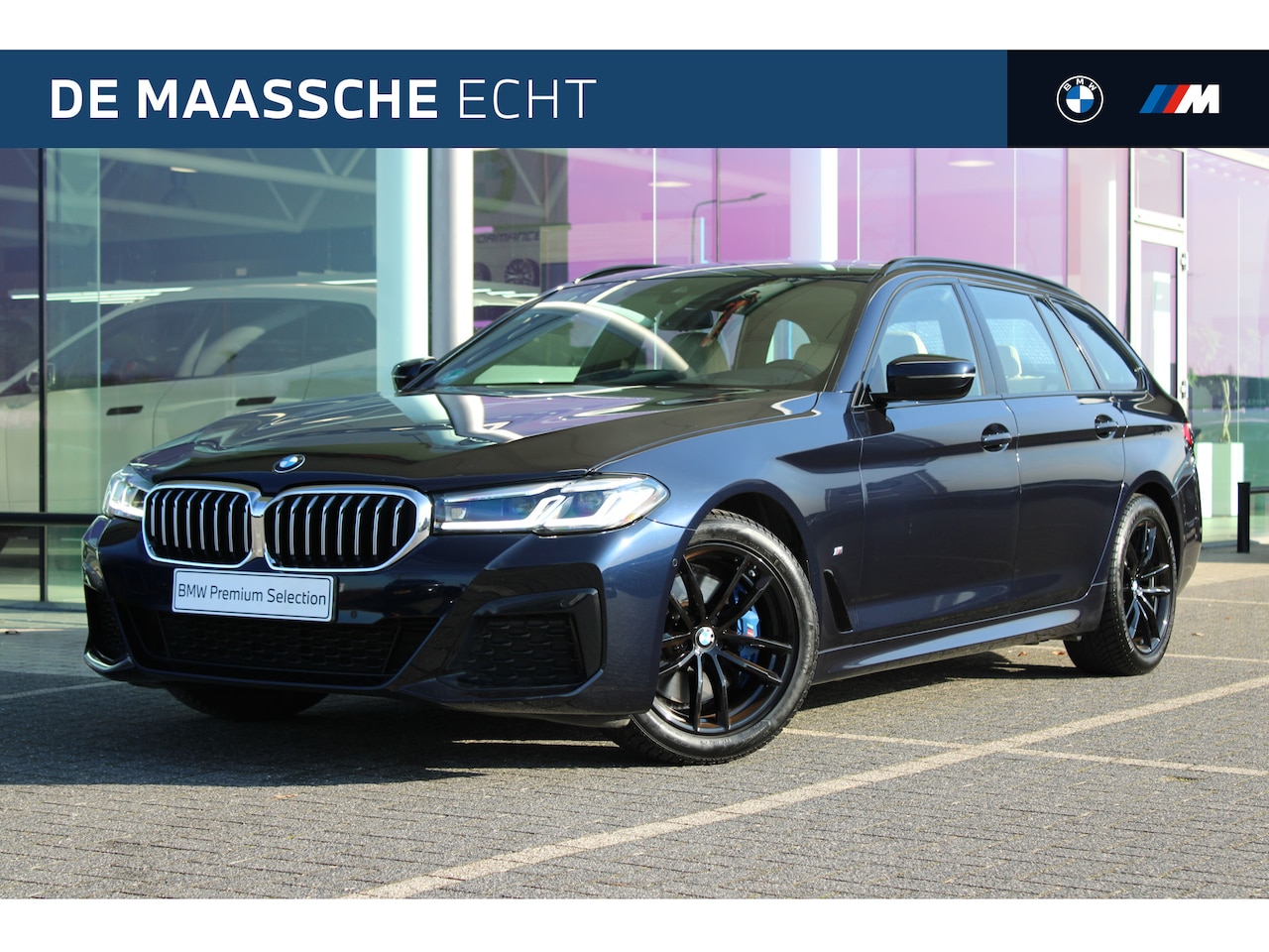 BMW 5-serie Touring - 530i High Executive M Sport Automaat / Panoramadak / Trekhaak / Sportstoelen / M Sportonde - AutoWereld.nl